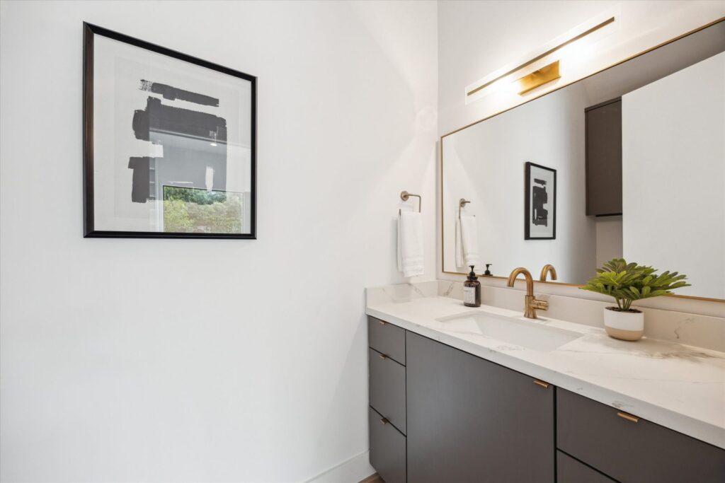 3851 Merrick St, Braes Heights - 20-Merrick 381 IMG 221