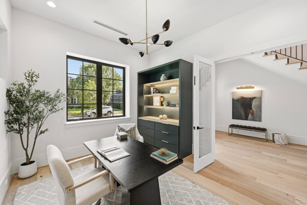 1642 Norfolk St, Montrose - photo 05