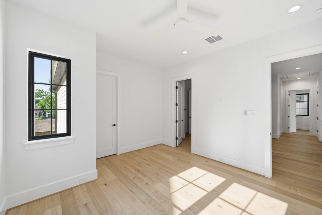 1642 Norfolk St, Montrose - photo 32